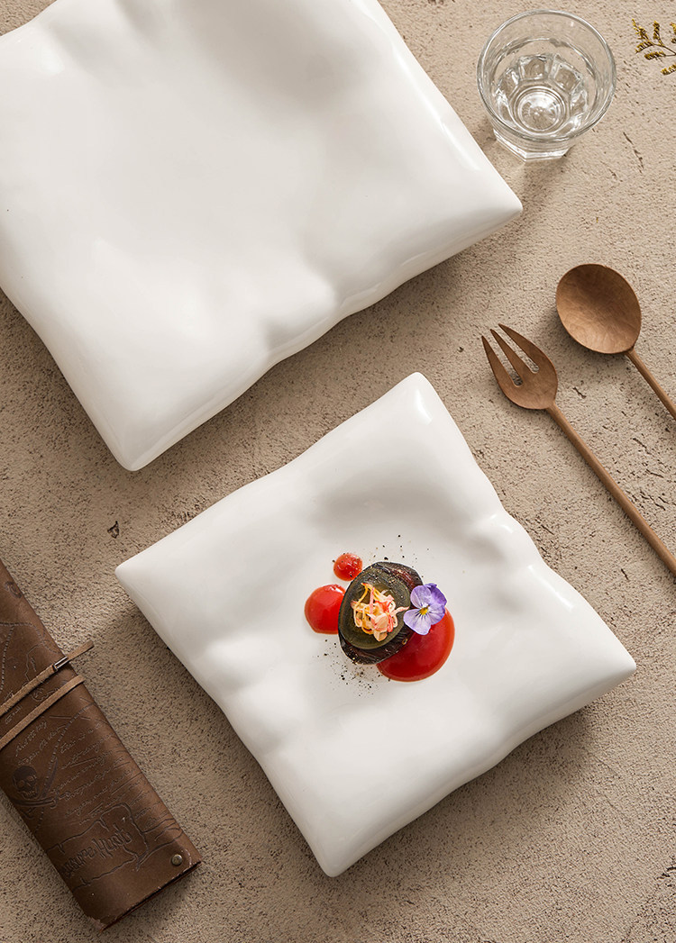 8-inch square thermal ceramic plate with 5.3cm height for dramatic plating.