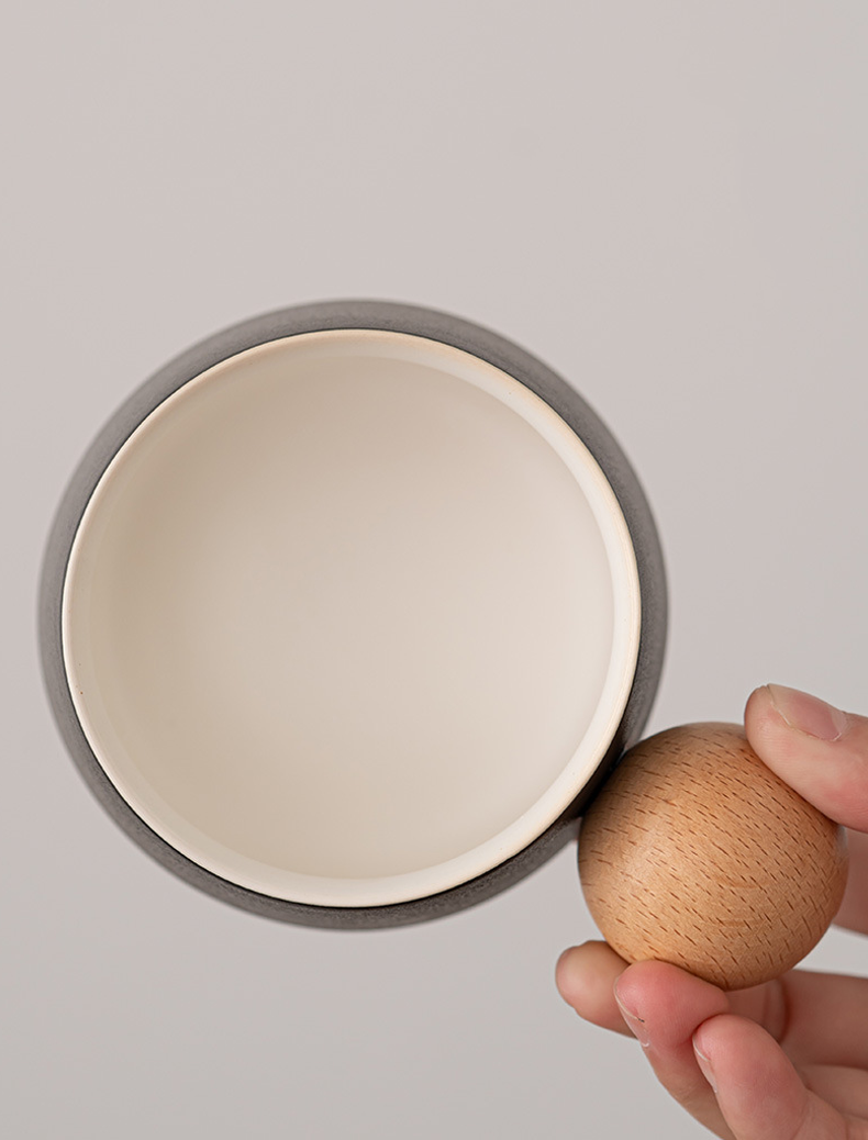 Breakfast cup set with minimal geometric design