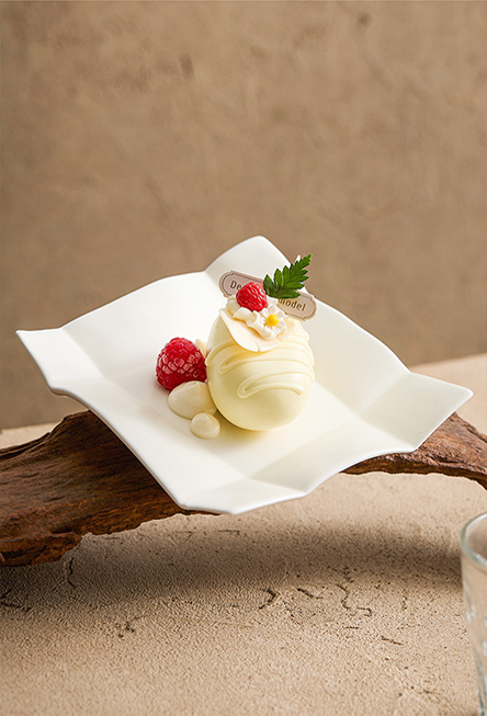 Compact square ceramic plate for afternoon tea servings