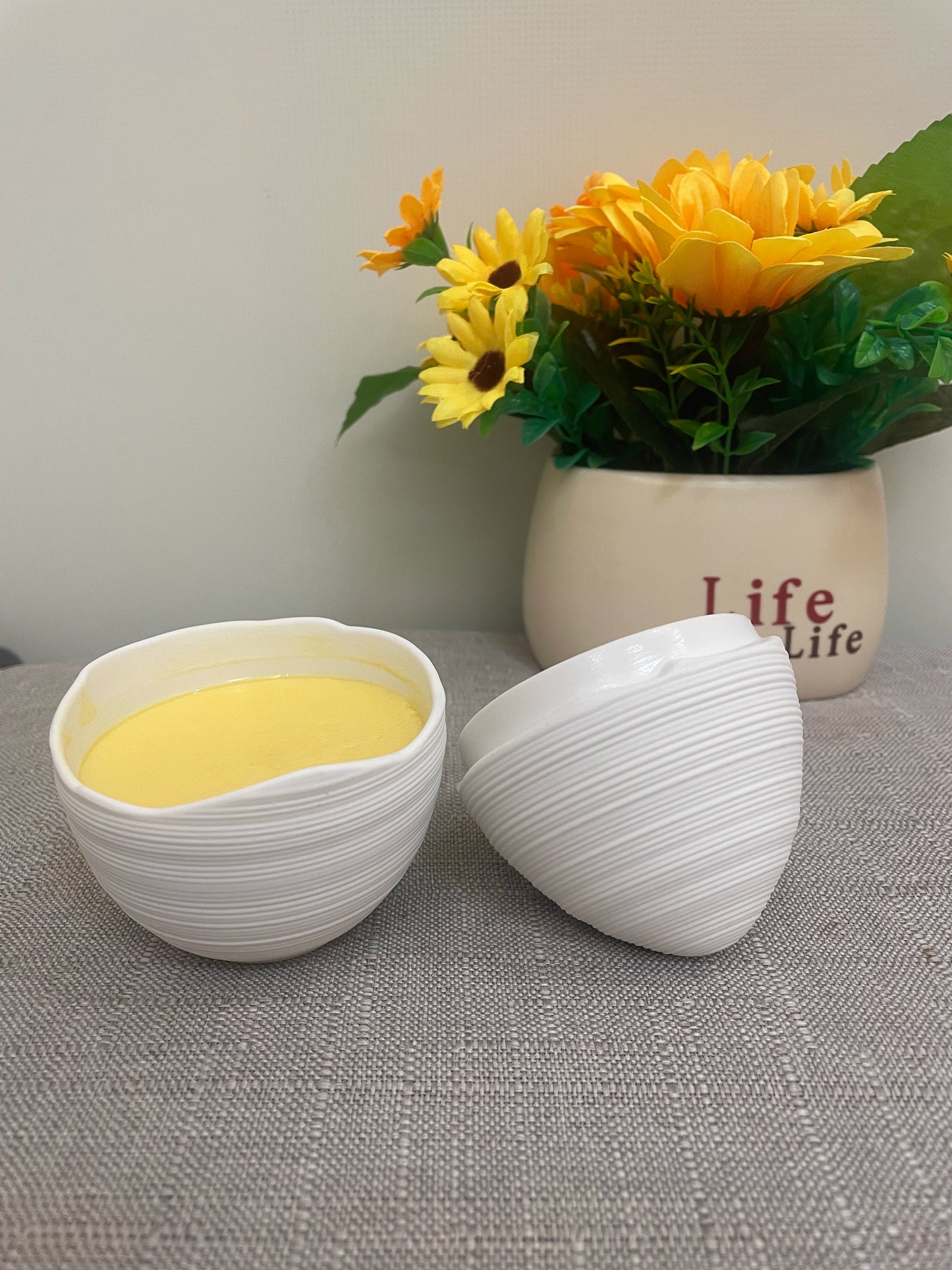 Elegant ceramic egg bowl with lid for healthy single meals