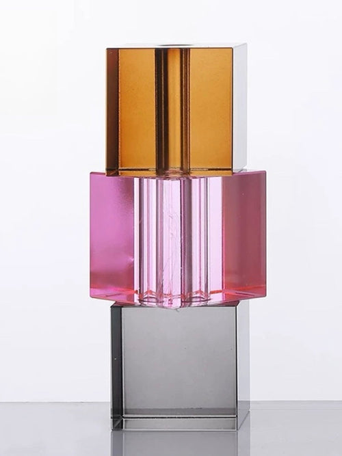 Modern art-inspired cube vase for living spaces