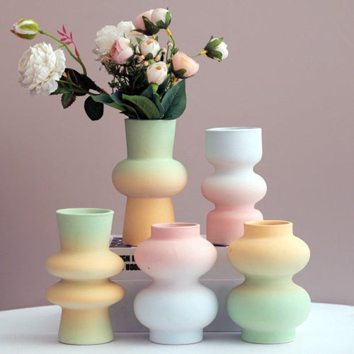Versatile geometric vase as stylish standalone décor object