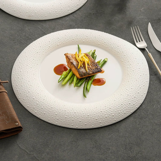 Texture as Design — How the Matte Pebble-Edge Porcelain Plate Elevates Minimalist Dining