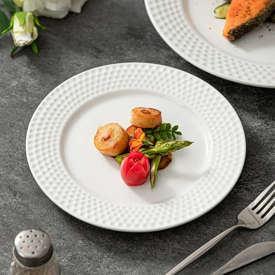 Textured Rim Porcelain Dinner Plate | Minimalist Fine Dining Tableware