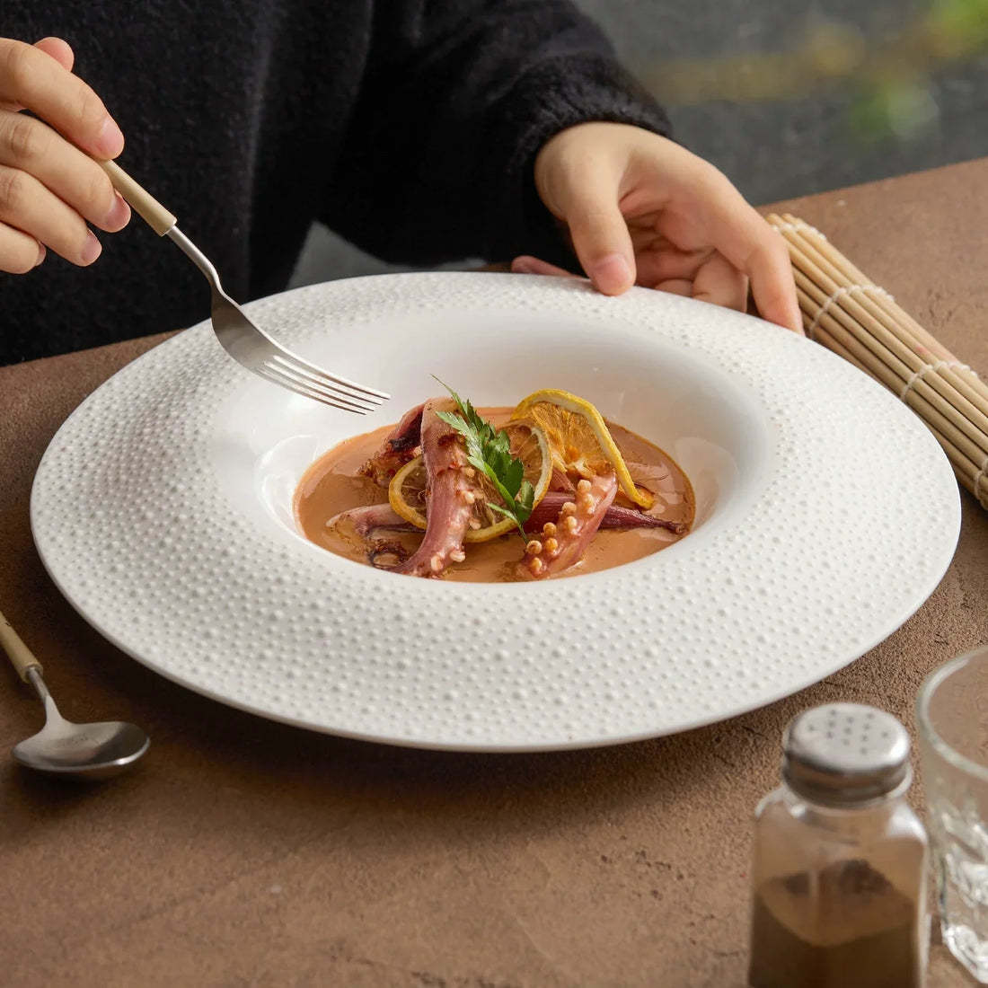 The Art of Deep Rim Plating — Why Chefs Love the Matte Sesame Texture Porcelain Plate