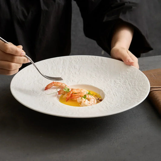The Poetry of Focus: Plating with the Wide-Rim Hat Plate