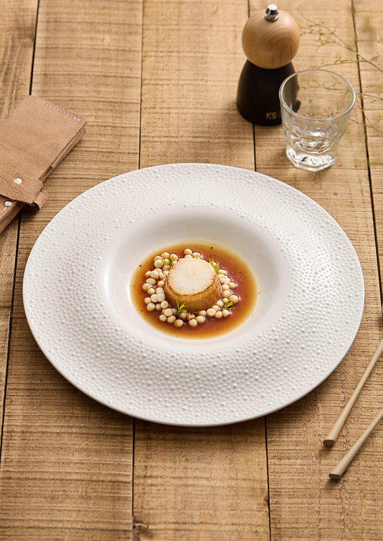 GOSEUNG Heritage Collection textured matte white artisanal well plate.