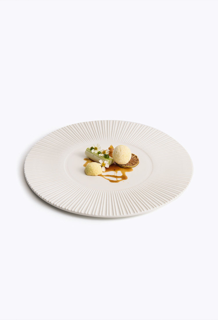 GOSEUNG Heritage Collection matte white textured service dish.