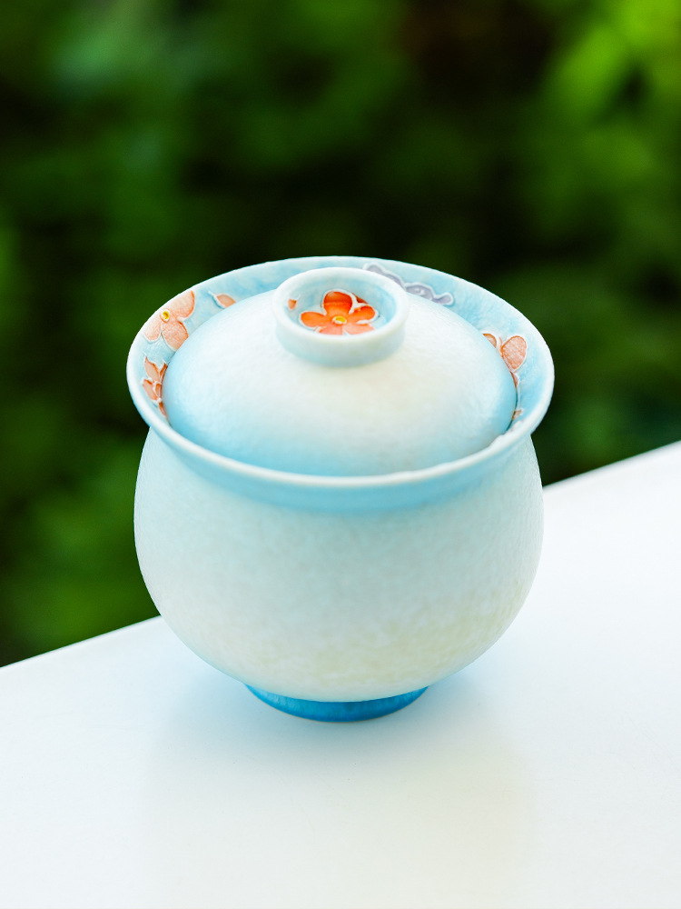 Artistic tea gaiwan with smooth interior glaze