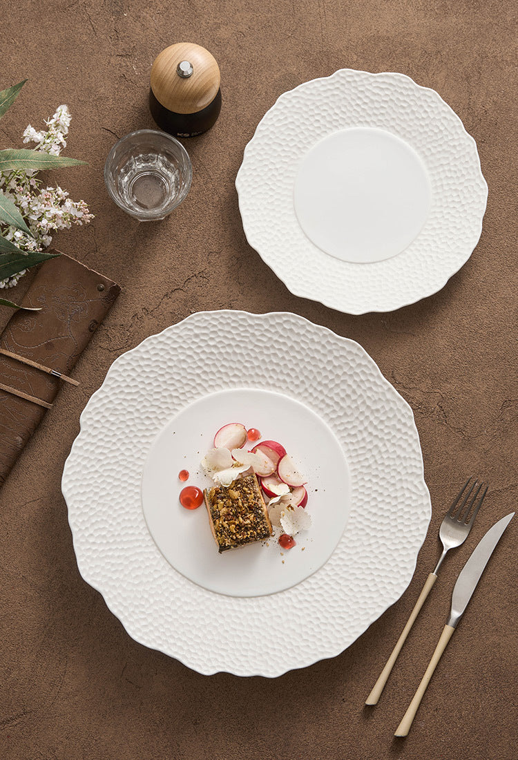 Ceramic serving plate for special occasions and banquets