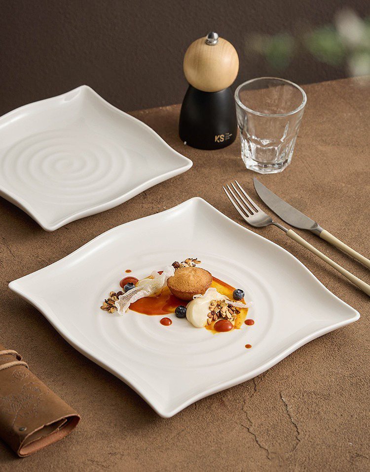 Ceramic square dinnerware with smooth glaze surface