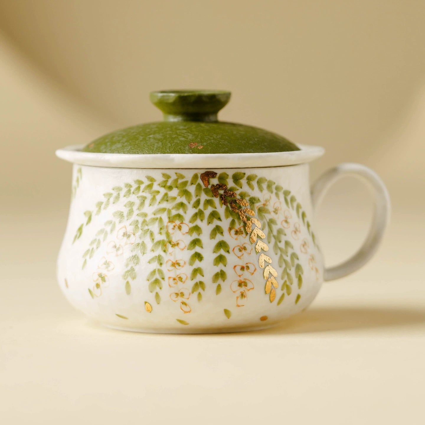 Ceramic tea cup with lid designed for traditional tea rituals