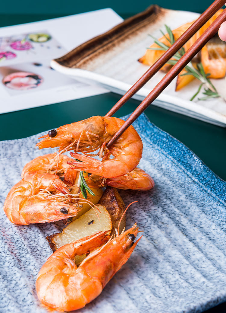 Contemporary square plate for restaurant-style food styling