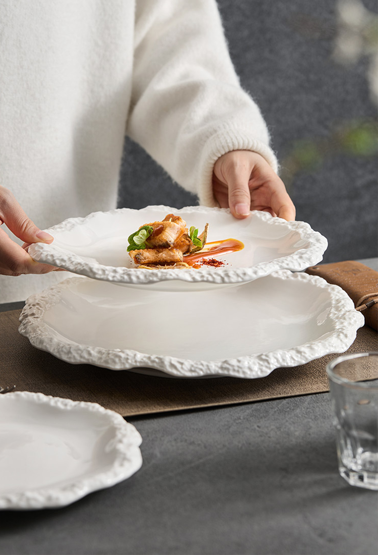 Creative luxury ceramic plate with flared rim for steak and pasta
