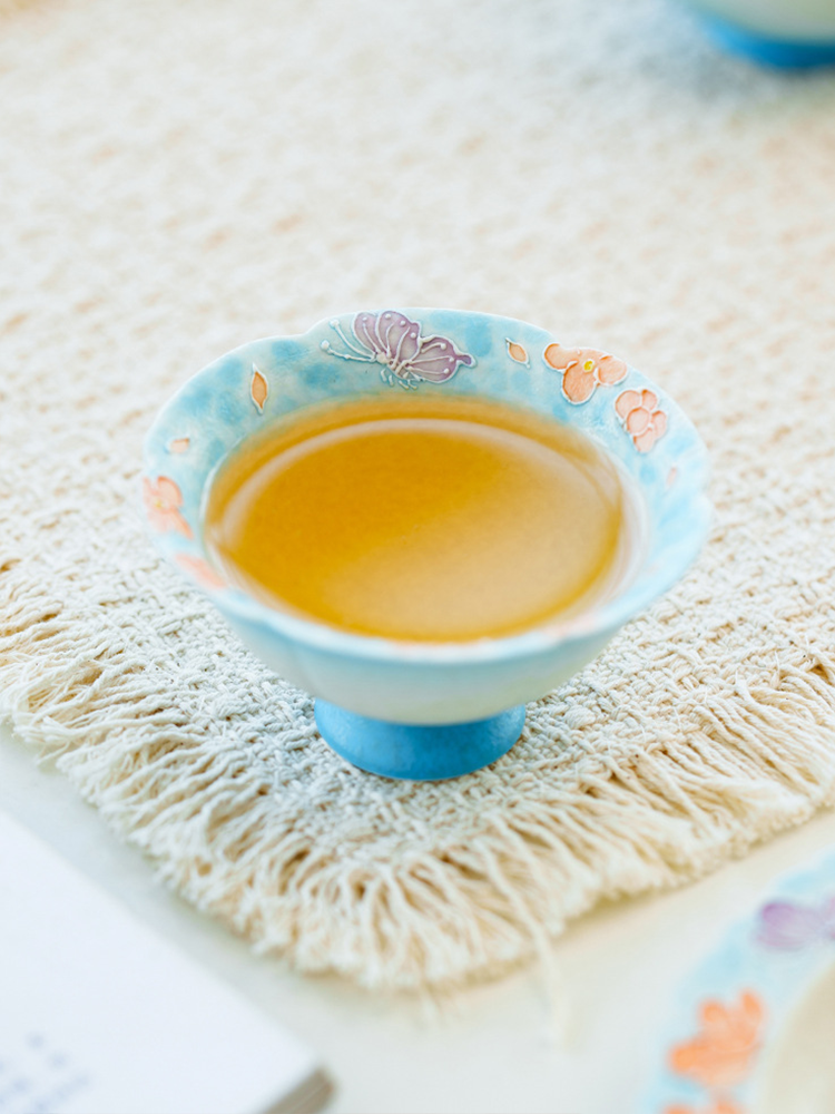 Decorative ceramic tea cup for tea ceremony