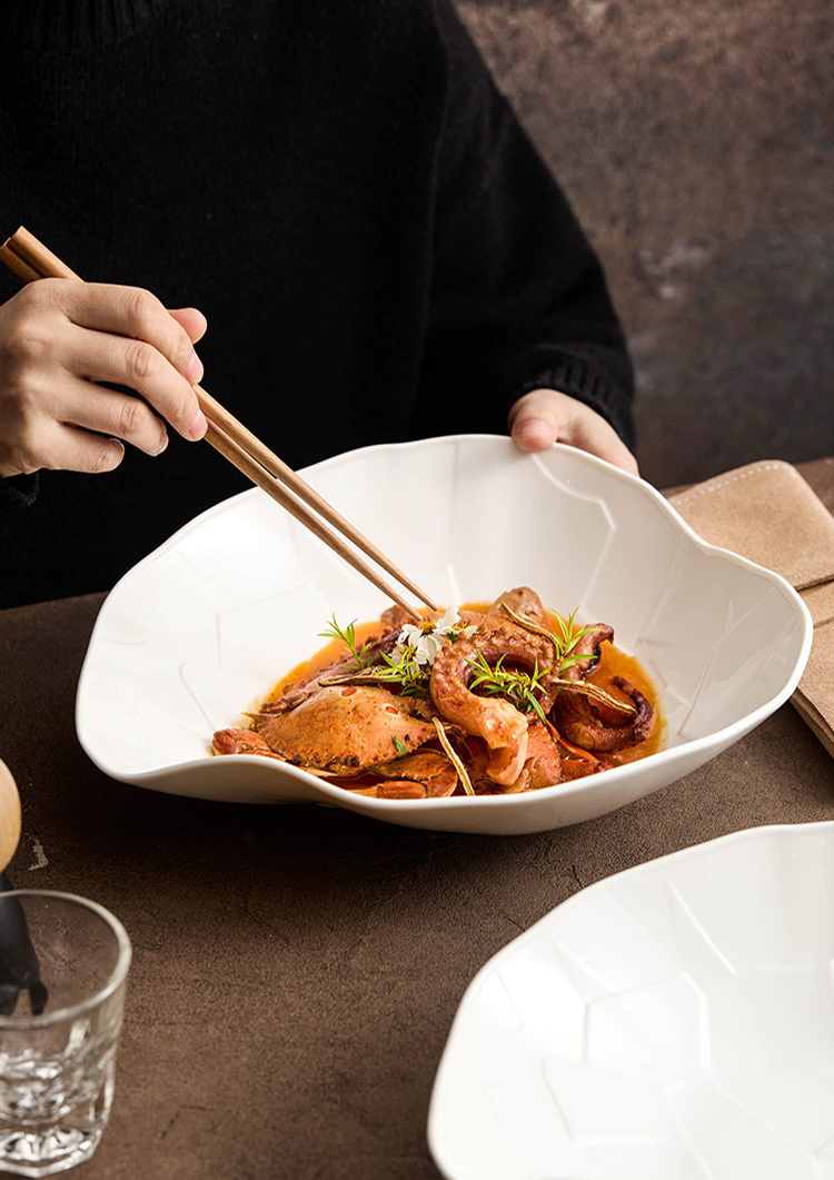 Dimension chart for 8.25-inch, 10.5-inch, and 11.5-inch irregular ceramic bowls.