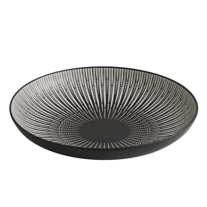 Durable ceramic dinner plate for upscale dining experiences