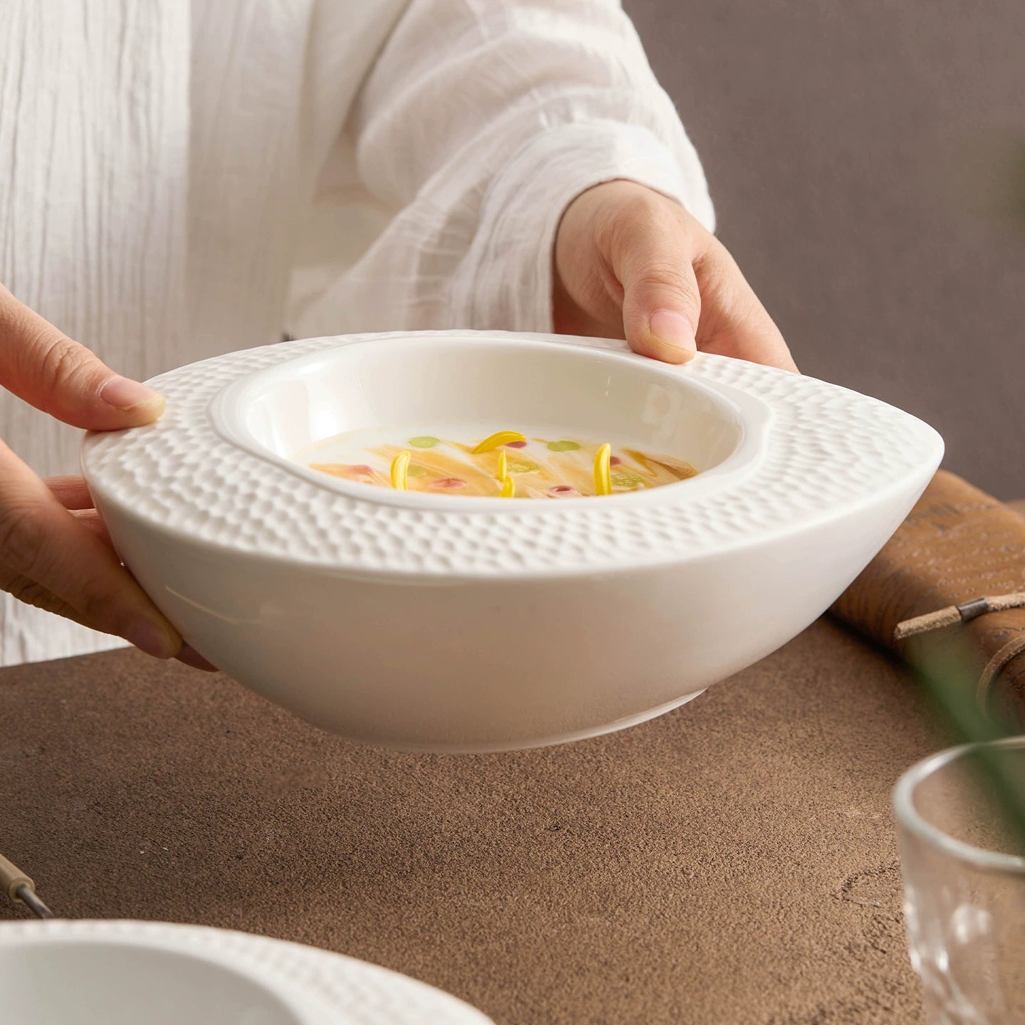 Durable heat-resistant ceramic bowl fired at 1280–1350°C