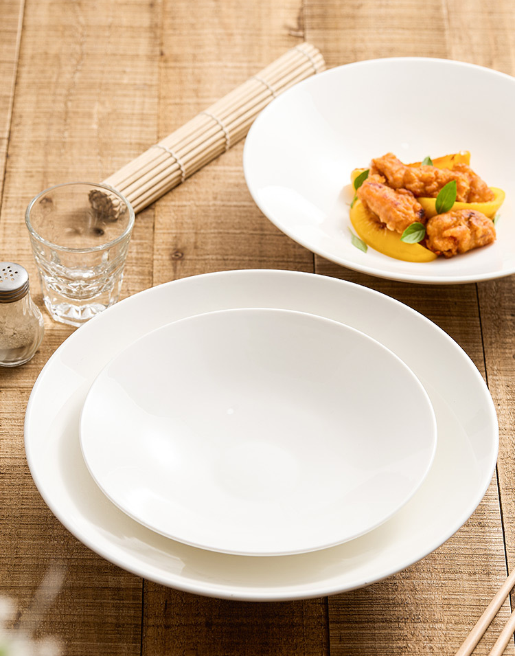 Durable high-fired porcelain dinnerware