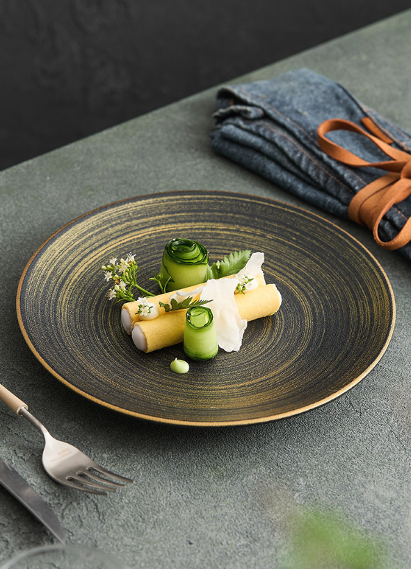 Durable lead-free porcelain dinnerware for elegant dining