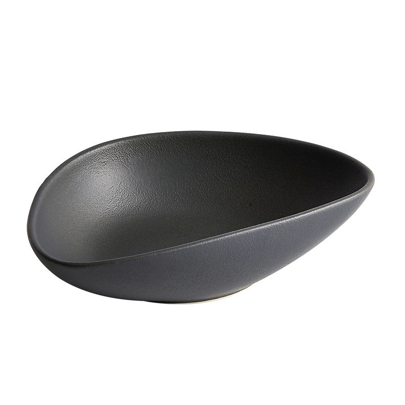 Elegant porcelain dinner plate for main courses and pasta