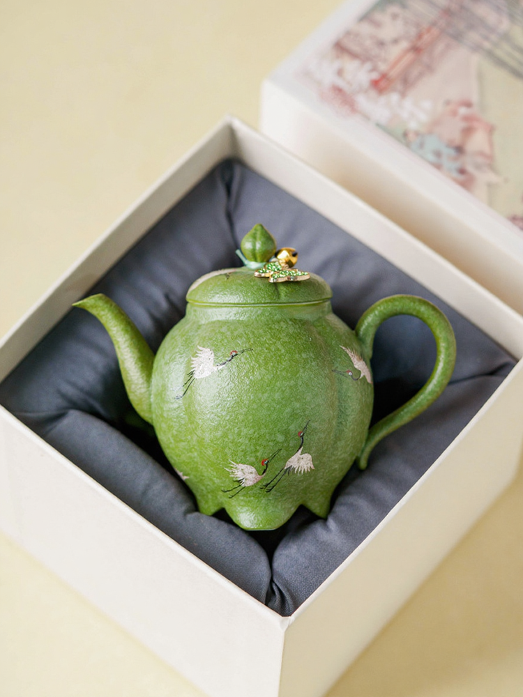 GOSEUNG Handcrafted Crane Green Glaze Teapot — Symbol of Serenity and Grace