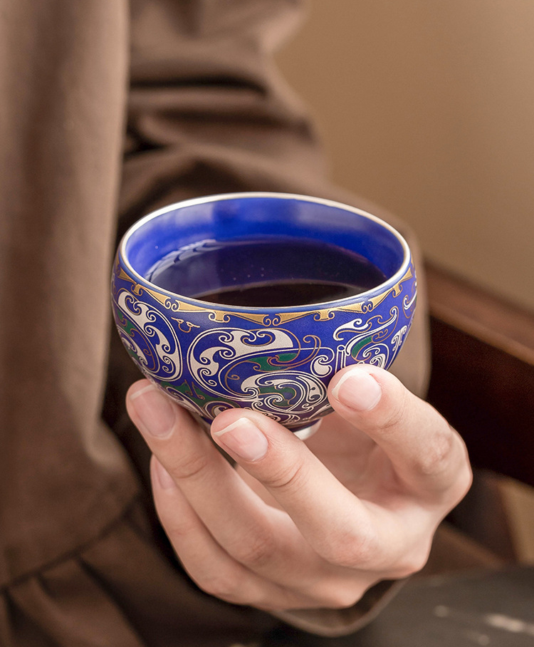 GOSEUNG Imperial Blue Cup — symbol of refinement and quiet luxury