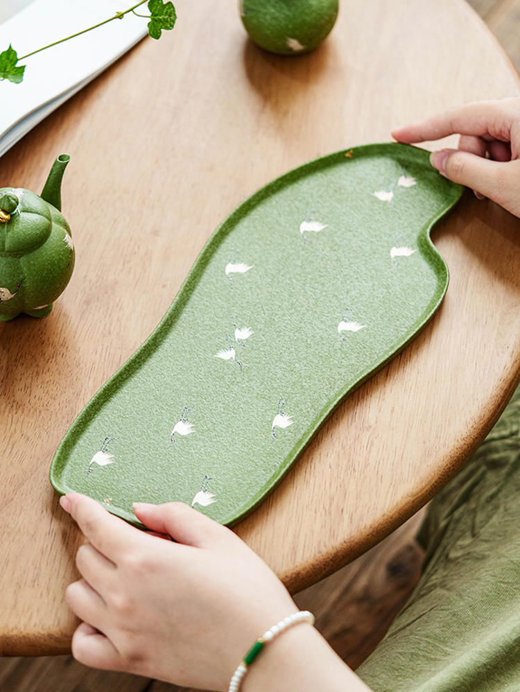 GOSEUNG artisanal tea tray inspired by flowing water form