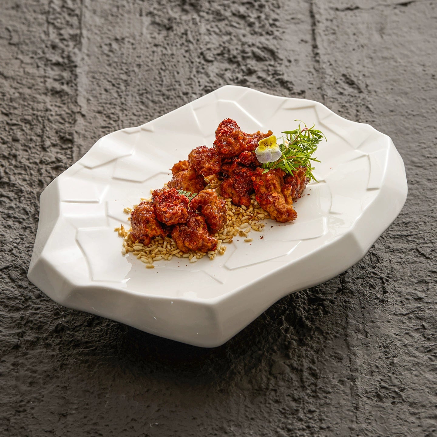 GOSEUNG high-fired cracked display plate for gourmet dishes.