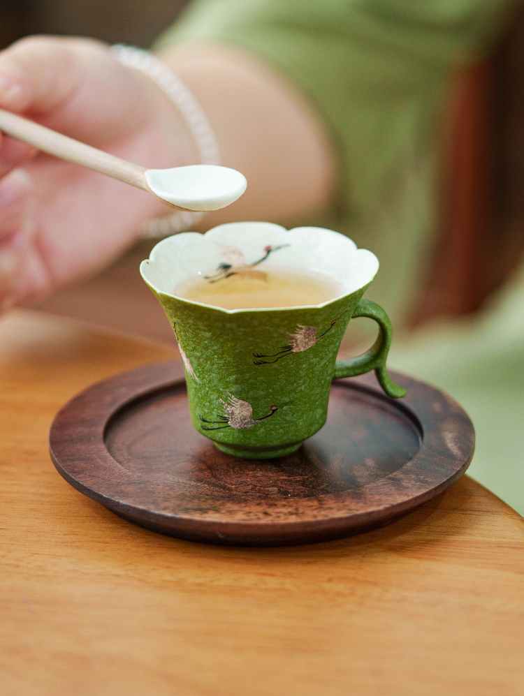 GOSEUNG oriental tea cup with curved handle — symbol of peace and longevity