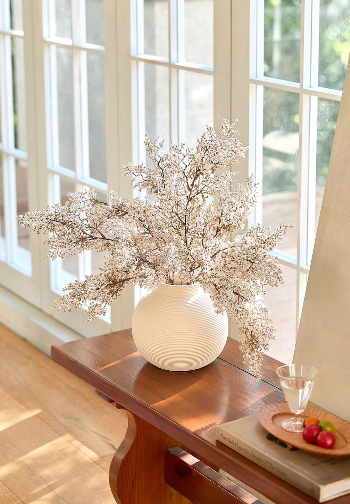 GOSEUNG ribbed vase for zen-inspired interior