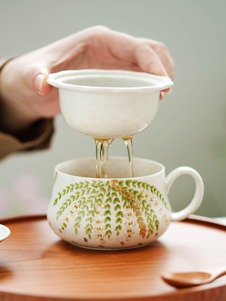 Gift-ready ceramic mug with cultural artwork box