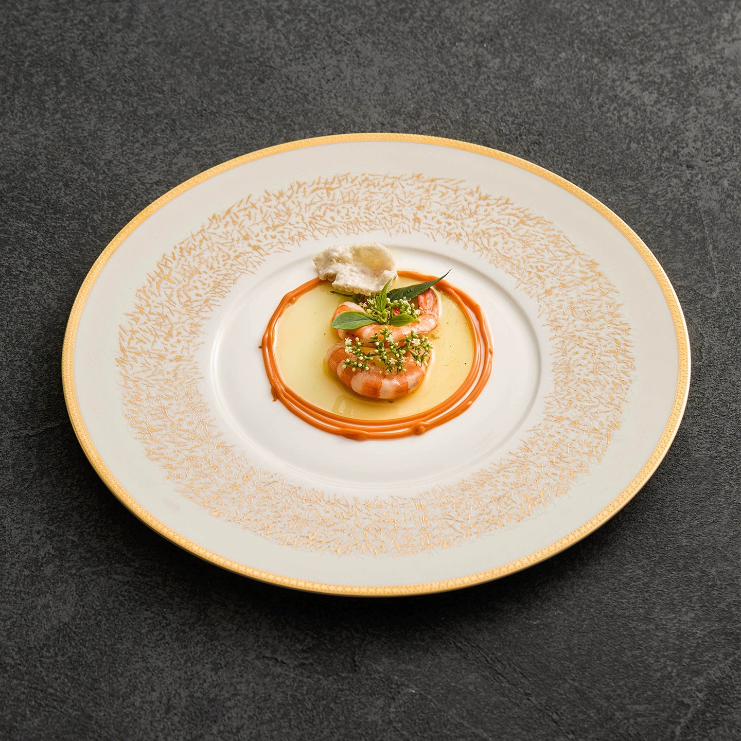 Handcrafted gold detailing ceramic dinnerware