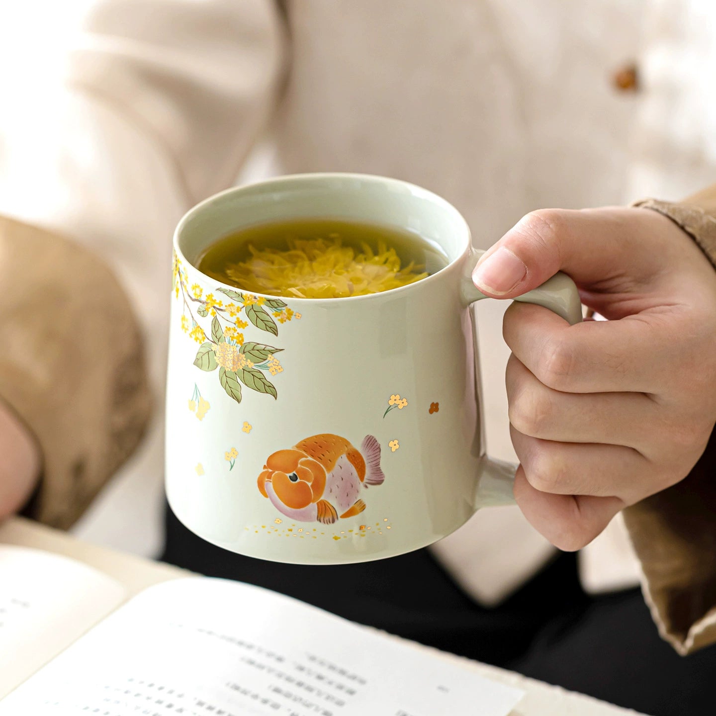 Handcrafted high-temperature ceramic goldfish mug