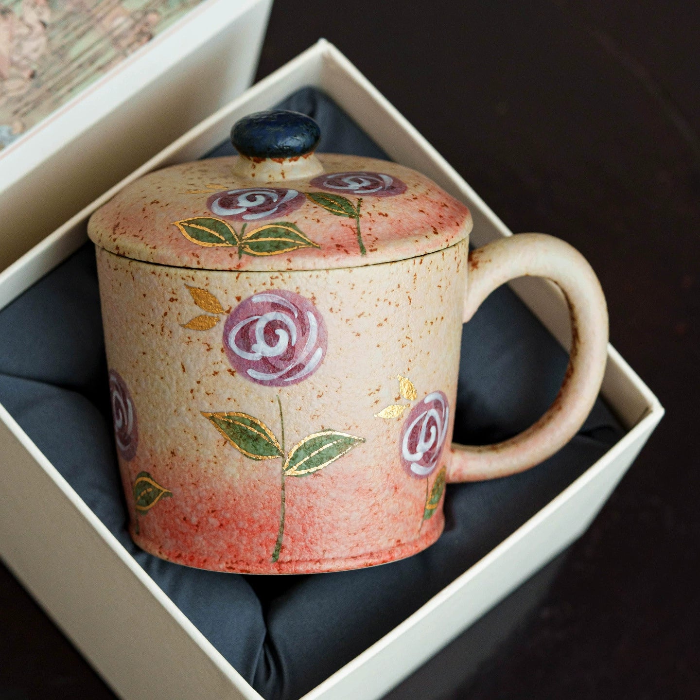 High-fired ceramic mug 1280–1350°C with floral glaze pattern