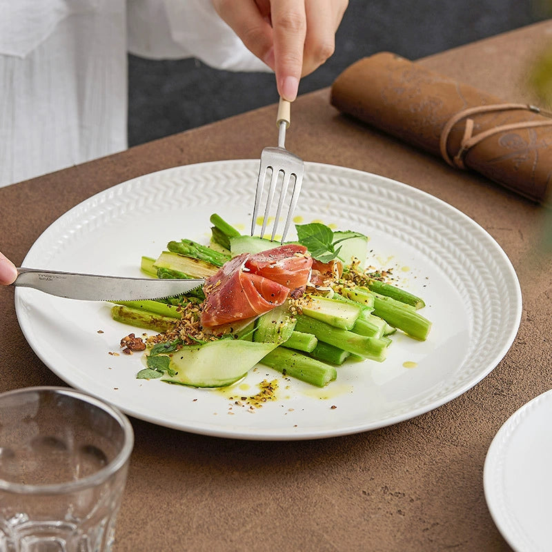 High-fired white porcelain dinnerware 1280–1350°C durable and refined