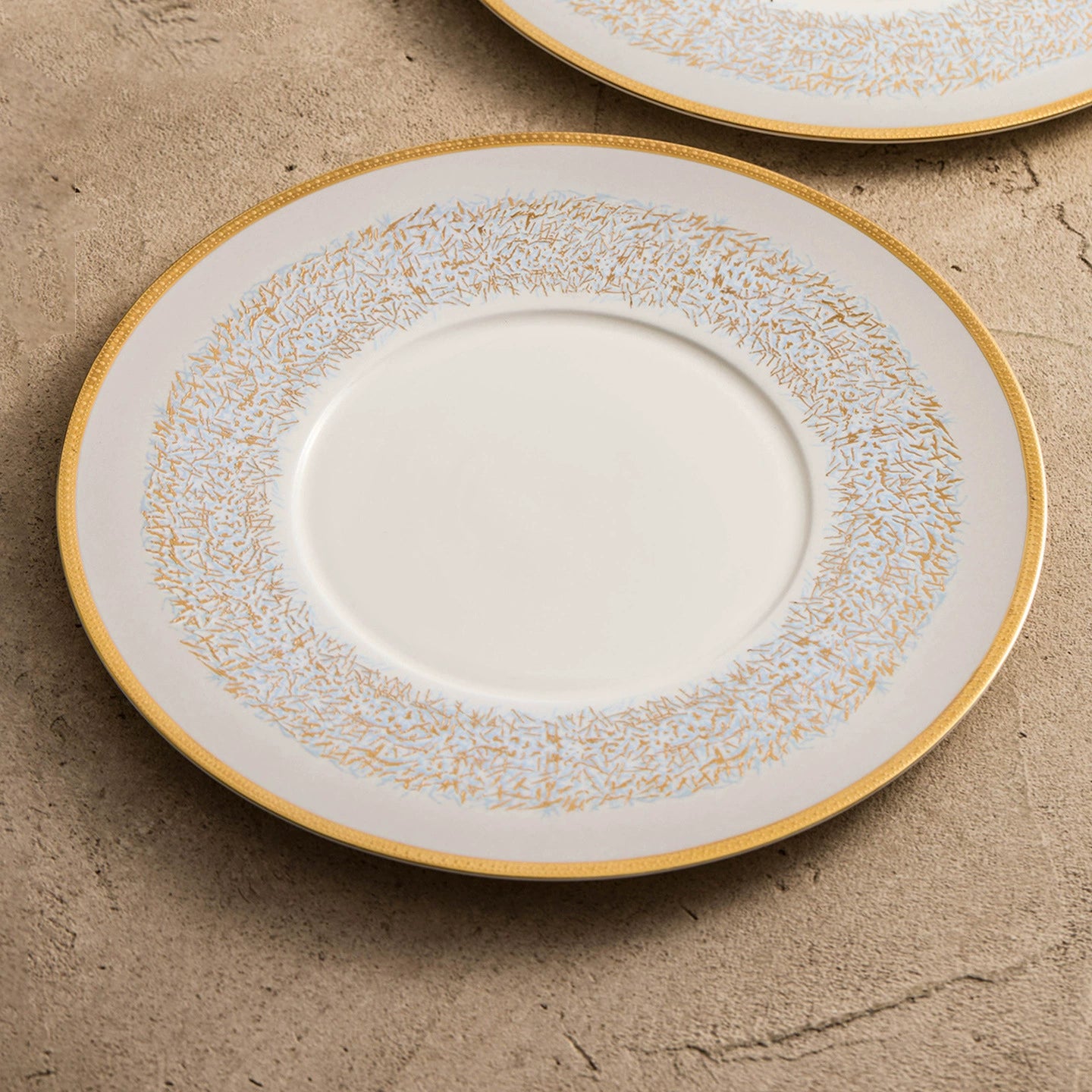 Hotel-grade ceramic dinner plate in sky-blue finish