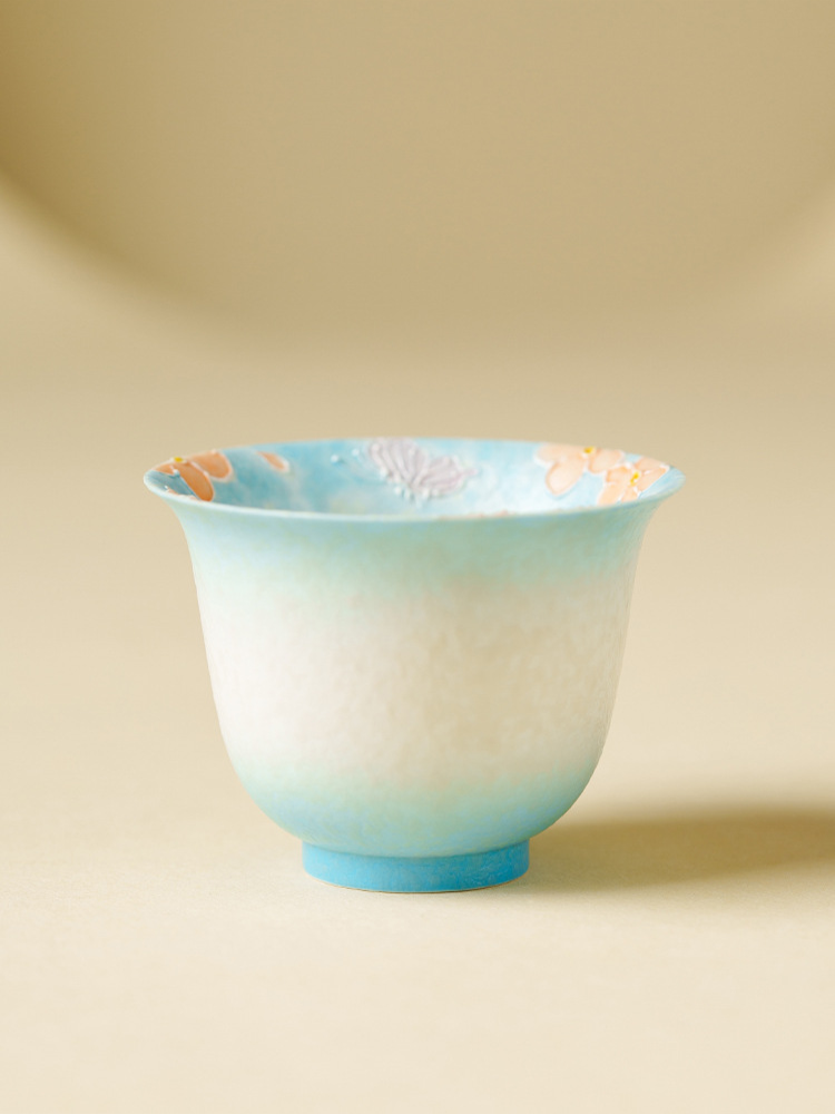 Lightweight floral rim tea cup for aroma appreciation