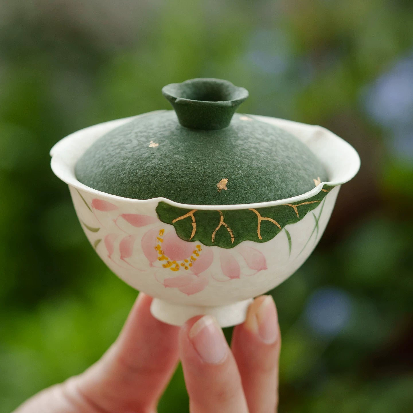 Lotus flower ceramic tea cup with lid
