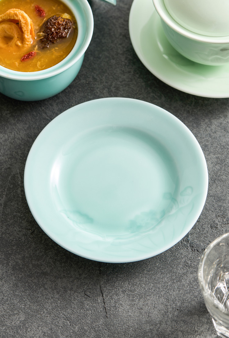 Luxury Asian-style stewing cup designed for single-portion herbal recipes