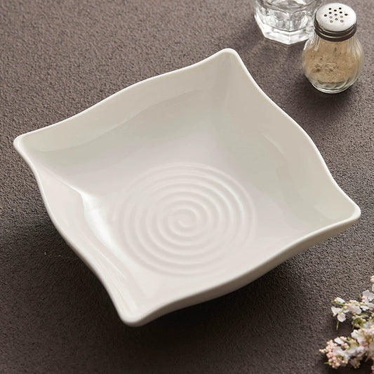 Minimalist square plate with ripple design