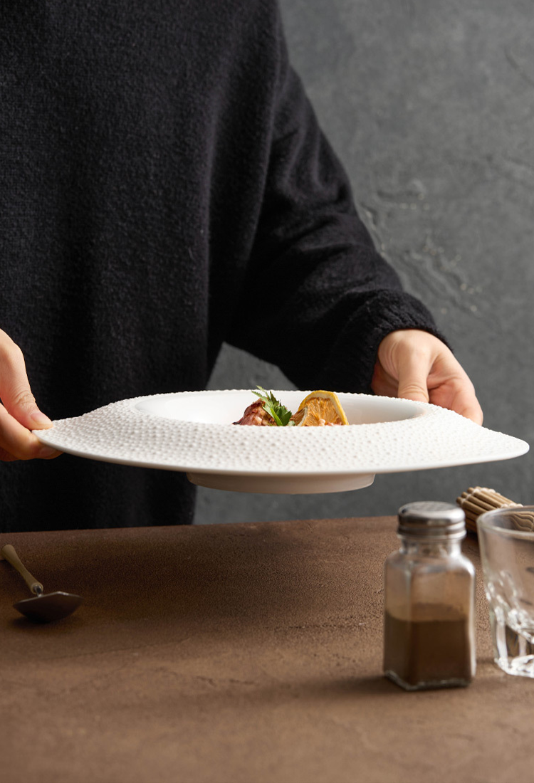 Modern textured ceramic plating dish