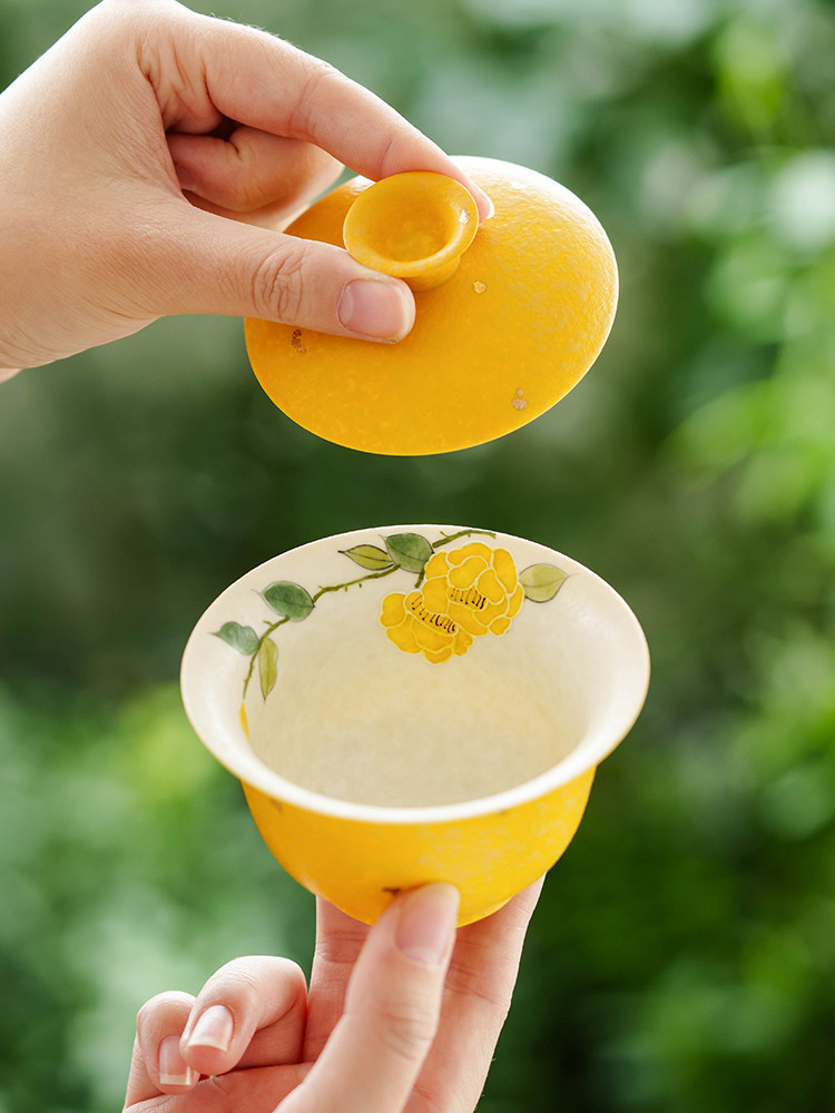 Premium 13cm square heritage gift box featuring classical Chinese pavilion artwork and landscape scenes.