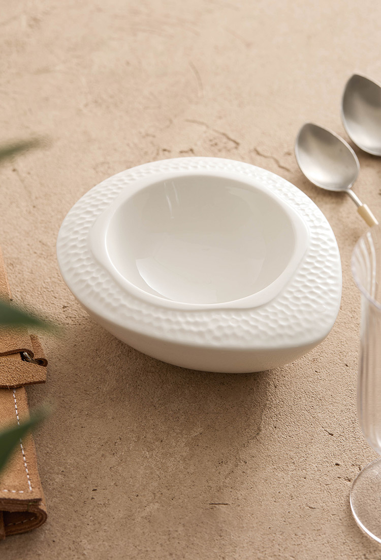 Premium ceramic hammered bowl for hotel and restaurant use