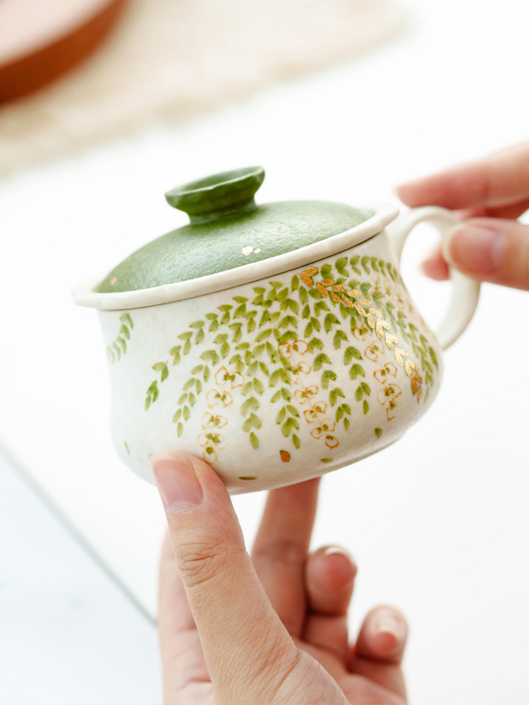 Premium ceramic mug and illustrated gift box set