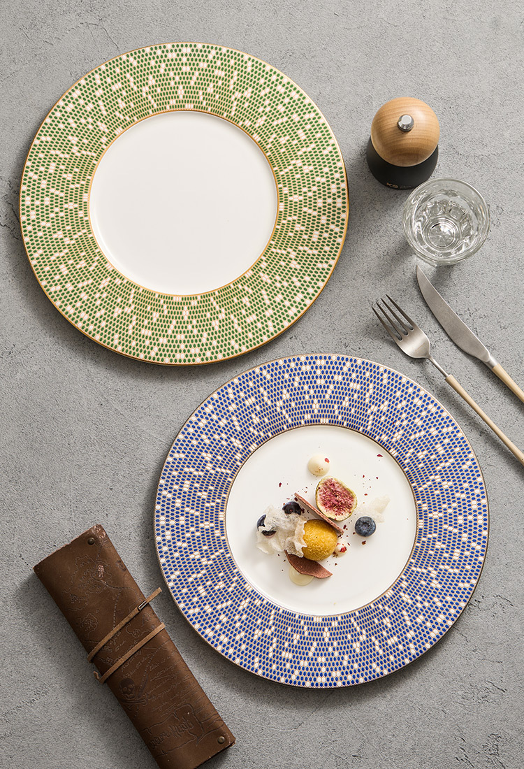 Professional-grade porcelain with a substantial 620g weighted luxury feel.