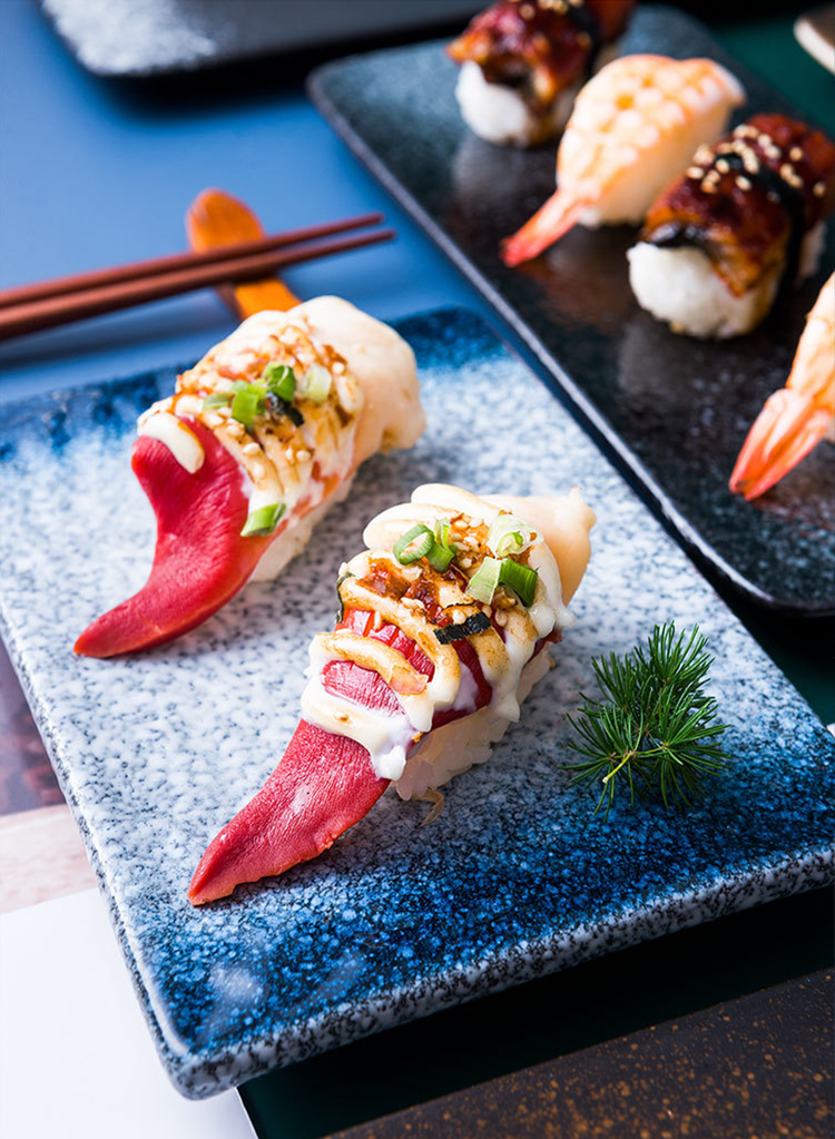 Rectangular sushi plate suitable for sashimi and sushi rolls