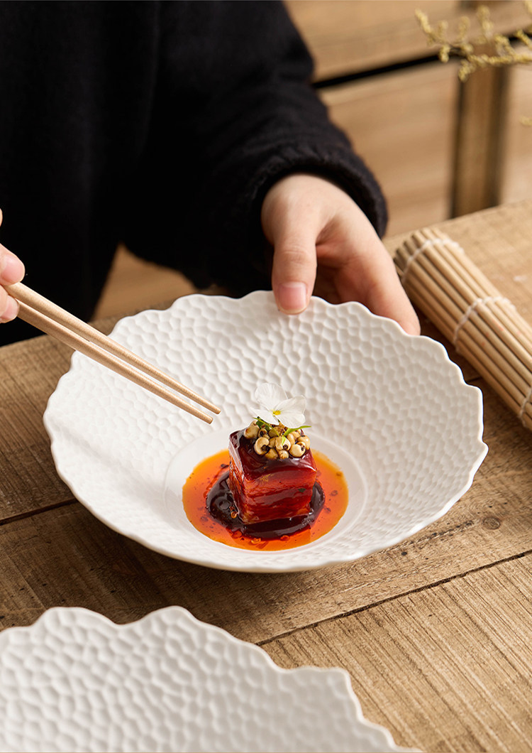 Set of three scalloped edge bowls in 7.5, 9, and 11-inch professional sizes.