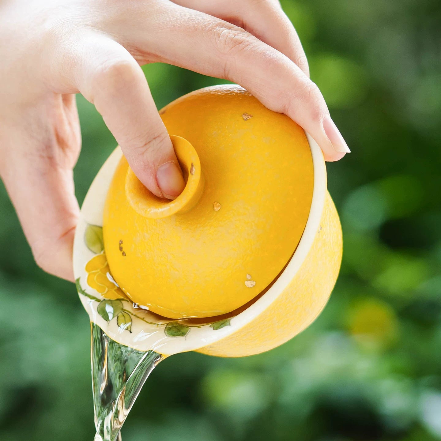 Side profile of a 128g artisanal gaiwan with a 7.7cm height and an elegant flared-lip design.