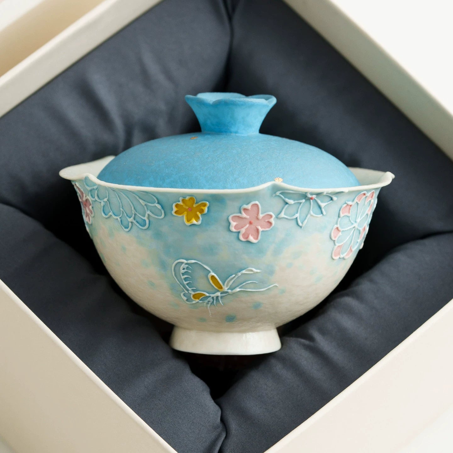 Small 95ml ceramic gaiwan for green tea